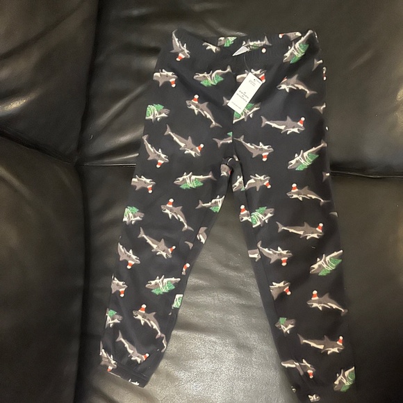 Boys Christmas Pyjama set (5T) - Picture 4 of 4